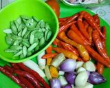 Foto langkah ke 3 dari resep Sambal Cumi Petai.