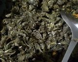 Foto langkah ke 4 dari resep Sayur Daun Singkong Masak Santan.