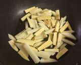 A picture of step 4 of Japanese Fried Potato.