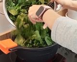 Foto del paso 1 de la receta Espinacas en salsa de tomate #para guarnición #apta para veganos