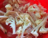Hình bước làm 2 của món Bông cải trắng xào thịt bò