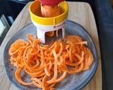 Une image de l'étape 1 de Tagliatelles de carottes et sa sauce pistaches fêta.