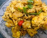 A picture of step 5 of Gobi Aalo.