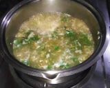 A picture of step 3 of Chicken spinach egg drop soup.
