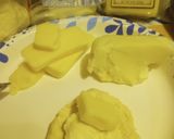 A picture of step 1 of Tarragon Topped Cheese filled Balls.
