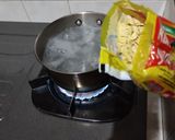 Foto langkah ke 1 dari resep 44. Ramen Hack: Indomie with Garlic & Mayonnaise 🍜🧄.