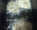 A picture of step 4 of Delicious Secret in the Batter: Mozuku Tempura.