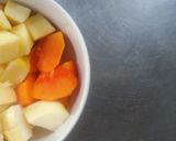 Foto langkah ke 1 dari resep Salad Buah Simple.