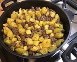 Une image de l'étape 11 de Pommes de terre au bœuf, ail fumé, shiitakes et bouillon de chevreau.