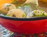 A picture of step 10 of Thai Meatballs Soup.