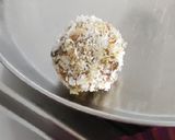 ડ્રાય ફ્રૂટસ લાડુ(Dryfruits ladoo recipe in Gujarati) રેસીપી સ્ટેપ4ફોટો