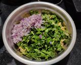गावरानी चणे आणि तुरीचे चाकवत घातलेले वडे.(Gavran Chane Turi Chakvat Bhaji Vade Recipe In Marathi) रेसिपी स्टेप 3 फोटो 
