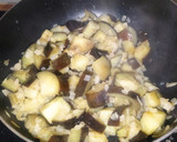 Foto del paso 4 de la receta: Tortilla de berenjena y cebolla