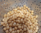 Foto del paso 1 de la receta: Garbanzos salteados con cherry, espárrago triguero y sobrasada