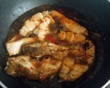 Hình bước làm 3 của món Cá khế kho tộ
