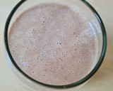 Foto del paso 3 de la receta: Licuado de durazno con leche de coco, cacao, mantequilla de maní, chía y cayena roja 🍑 🥵