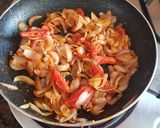 A picture of step 1 of Malai do pyaza.