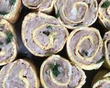 Foto langkah ke 5 dari resep Chicken egg roll.