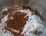 A picture of step 1 of 2 tier Red velvet cake.