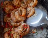 รูปขั้นตอนการทำที่ 1 ของ กุ้งผัดชะอม