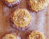 Foto del paso 9 de la receta Bollitos brioche con crema, piñones y coco
