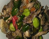 Foto langkah ke 5 dari resep Suwir tongkol pete cabe hijau.