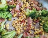 Tejszínes, baconos, brokkolis, kukoricás penne recept fázis 3 fotója