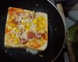 Foto langkah ke 4 dari resep Roti Tawar Pizza Teflon Simple.
