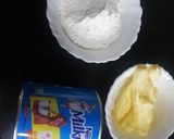 A picture of step 1 of Condensed milk bikis.