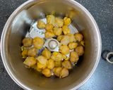 A picture of step 3 of Channa Masala.