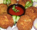 A picture of step 4 of Cheezy potatoes balls.