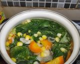 Foto langkah ke 4 dari resep 2. Sayur bening bayam wortel jagung.