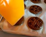 Foto langkah ke 6 dari resep Cookies Coklat RENYAH.