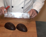 Foto del paso 8 de la receta: Huevos de Pascua de chocolate sin azúcar