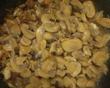 Gombás- csirkecombos húsos rizs 313 recept fázis 3 fotója
