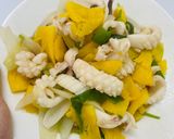 Hình bước làm 4 của món Mực Lá Nha Trang xào dứa
