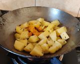 A picture of step 4 of Jeera Aloo (no boiled).