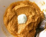 A picture of step 5 of Mango Sandwich Dhokla Cake.