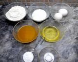 A picture of step 1 of Mango cupcakes.