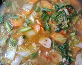 Foto langkah ke 4 dari resep Capcay kuah pedas sederhana.