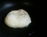 Foto langkah ke 8 dari resep Hotteok (Pancake Goreng Korea).