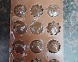 होम मेड चॉकलेट (Home made chocolate recipe in Hindi) रेसिपी चरण 5 फोटो