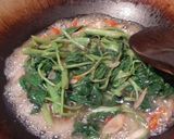 Foto langkah ke 3 dari resep Tumis Kangkung Pedas.