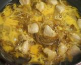 A picture of step 4 of Easy Fluffy Oyakodon with Just One Egg!.