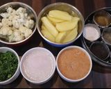 A picture of step 1 of Aloo gobhi ki sabji.