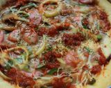 Foto langkah ke 7 dari resep Bolognese Pizza.