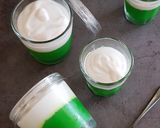 A picture of step 1 of Coconut Custard & Pandan Layer (Tepung Pelita).