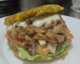Foto del paso 15 de la receta: Arepa🥯de mazorca🌽rellena de pollo🍗, ensalada y salsa🍎tártara liviana🧆🥙🫓