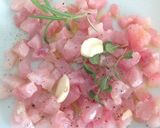 Foto del passaggio 1 della ricetta Linguine mantecate con cipollotto e acciuga, con filetto di pesce persico su crema di cavolfiore