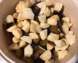 Une image de l'étape 3 de Compote de pommes aux deux prunes et mûres.